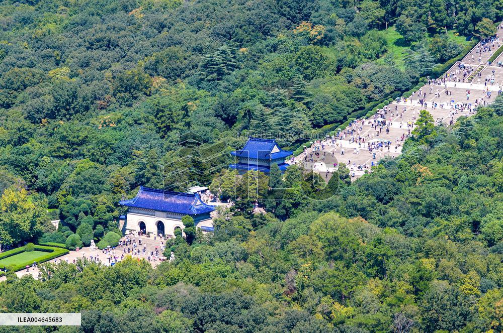 Sun Yat-sen's Mausoleum Tour in Nanjing