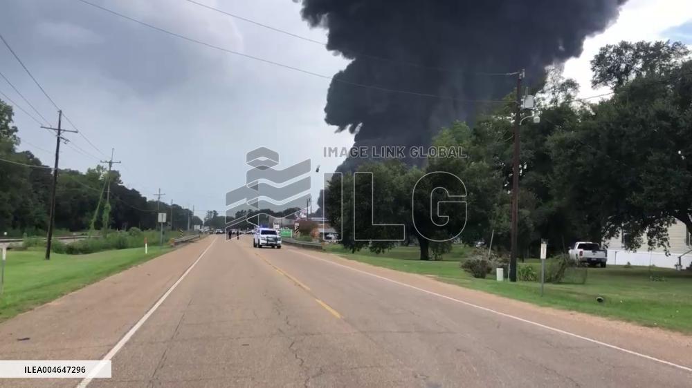 US: Explosion at Smitty’s Supply in Roseland, Louisiana Prompts Evacuations