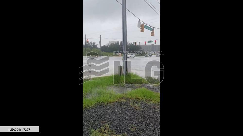 US: Heavy Rain Triggers Flooding in Charleston, South Carolina 2