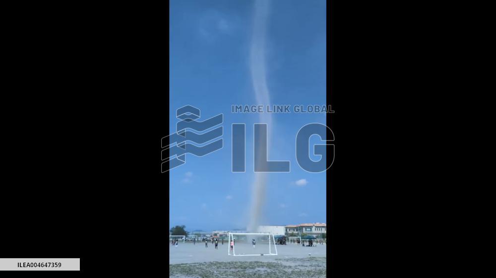Japan: Massive Dust Devil Forms in Kasugai City, Aichi Prefecture