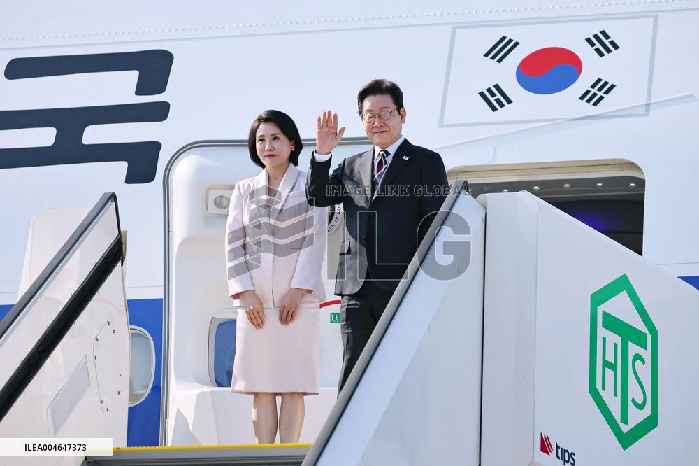 South Korean President Lee leaves Japan