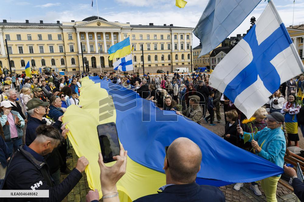 United for Ukraine - Ukrainan kansallispäivän tapahtuma Senaatintorilla