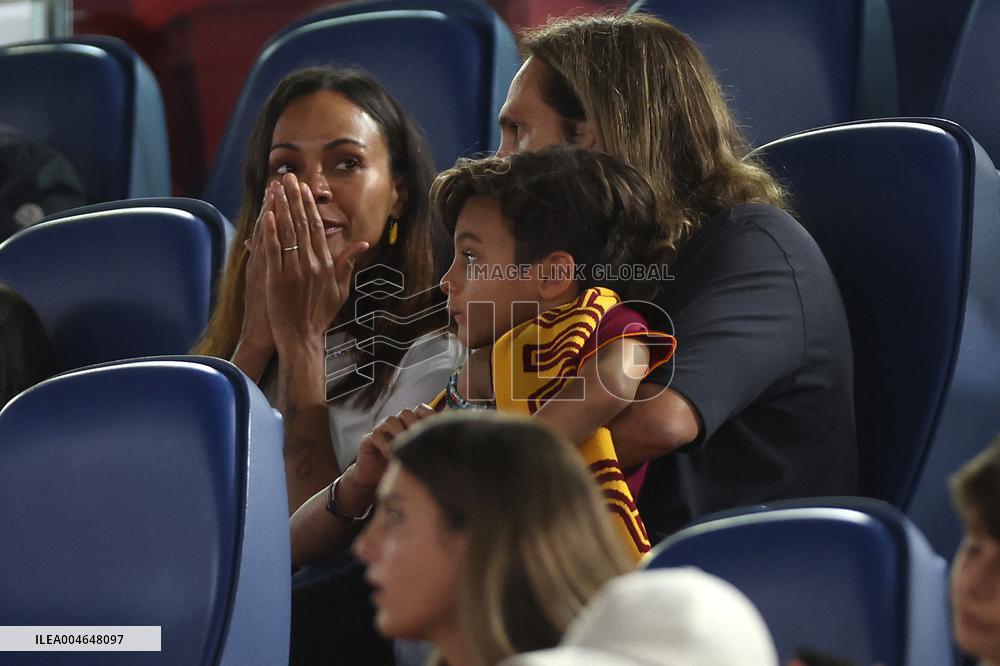 Zoe Saldana And Family Attend AS Roma v Bologna FC - Rome