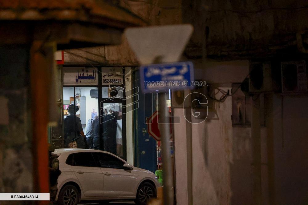 Israeli Forces Injure Two in West Bank - Palestine