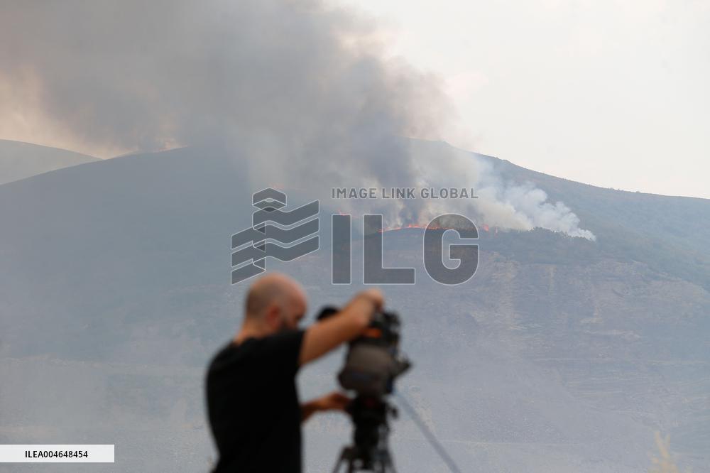 Fire in Zamora Remains Active - Spain