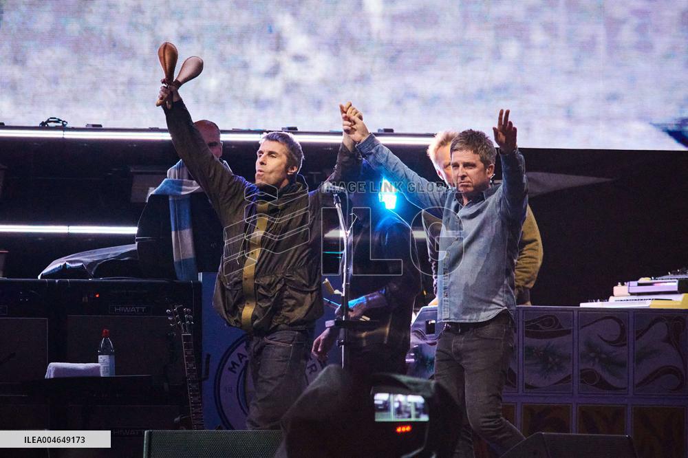 Oasis In Concert - Toronto