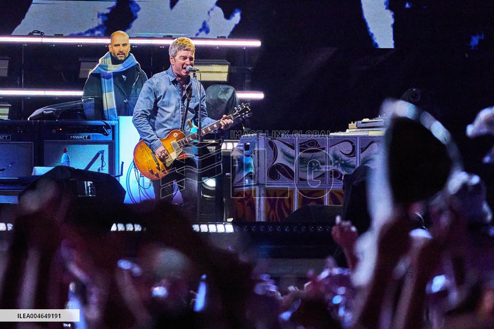 Oasis In Concert - Toronto