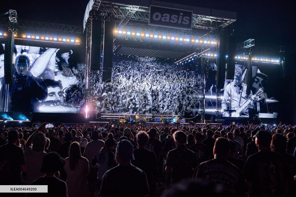 Oasis In Concert - Toronto