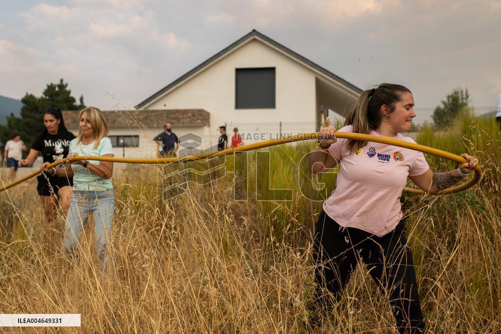 Wildfires Drive Evacuations in Leon