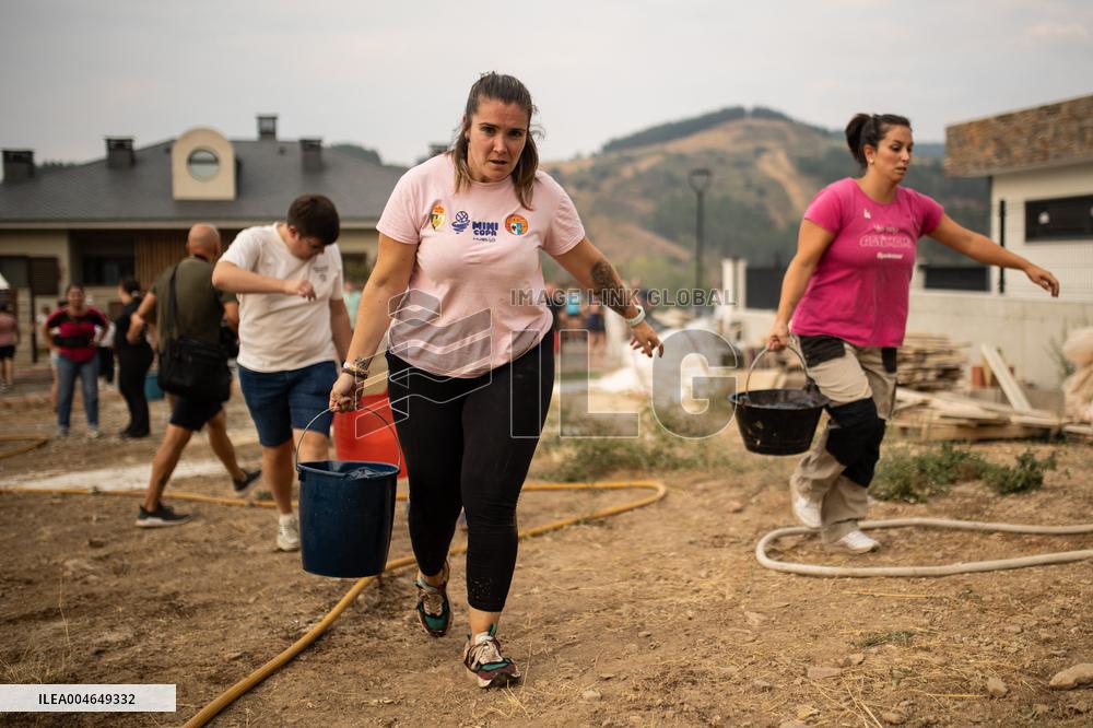 Wildfires Drive Evacuations in Leon