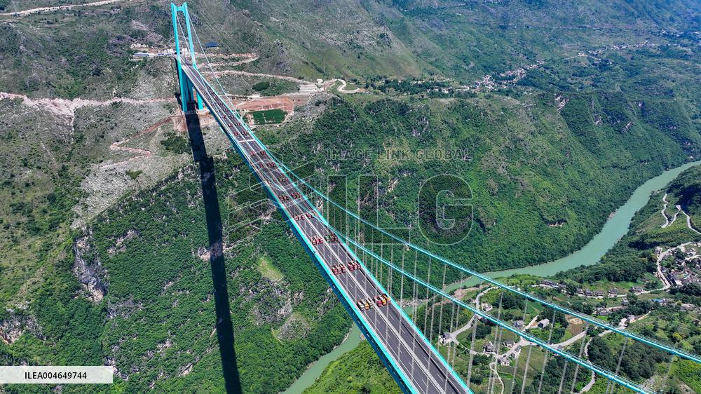 World Tallest Bridge Huajiang Canyon Bridge Load Testing