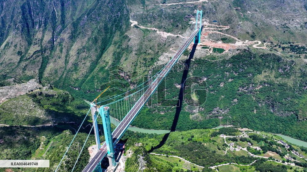 World Tallest Bridge Huajiang Canyon Bridge Load Testing