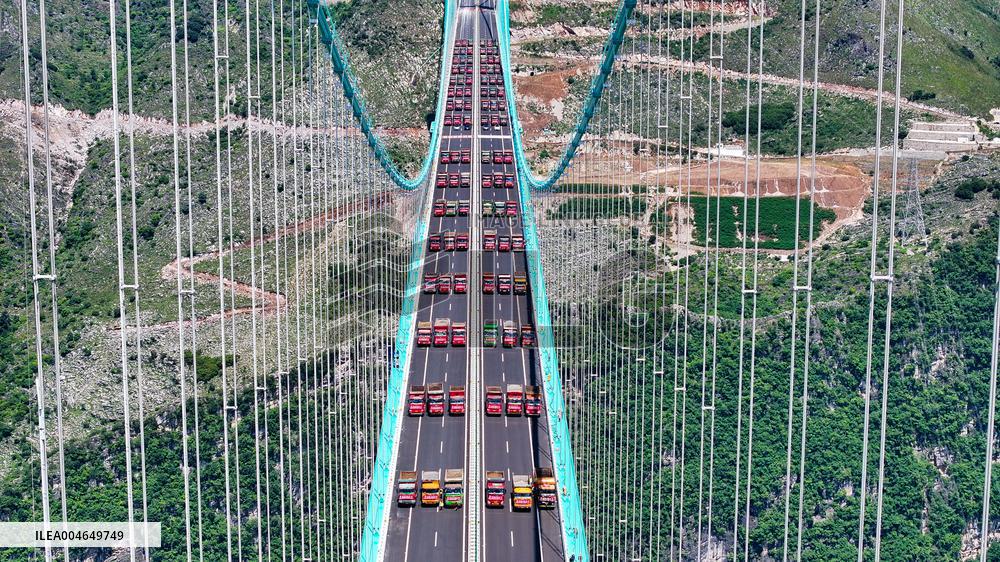 World Tallest Bridge Huajiang Canyon Bridge Load Testing