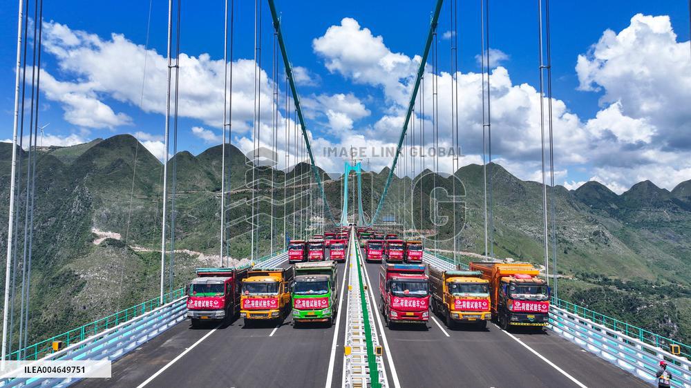 World Tallest Bridge Huajiang Canyon Bridge Load Testing