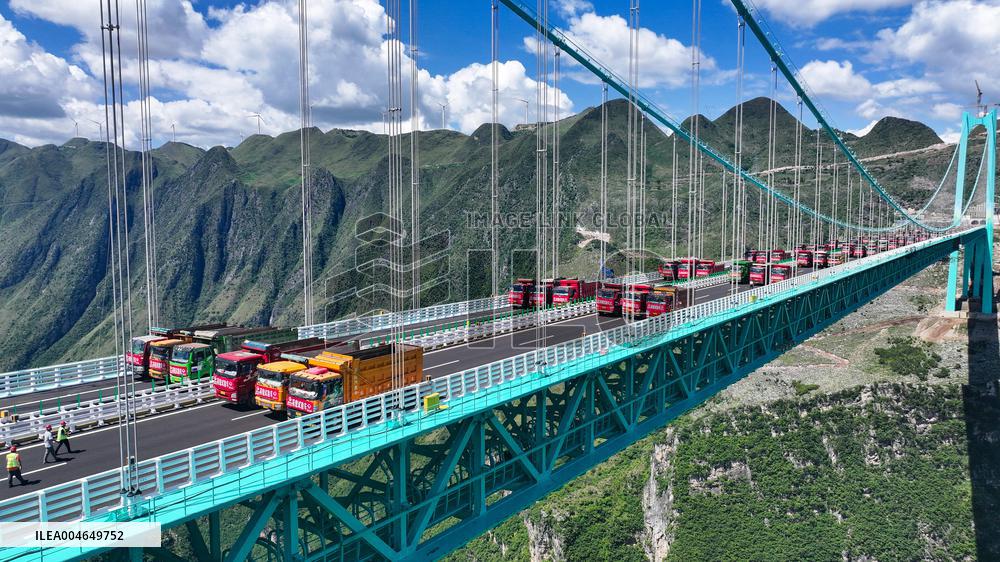 World Tallest Bridge Huajiang Canyon Bridge Load Testing