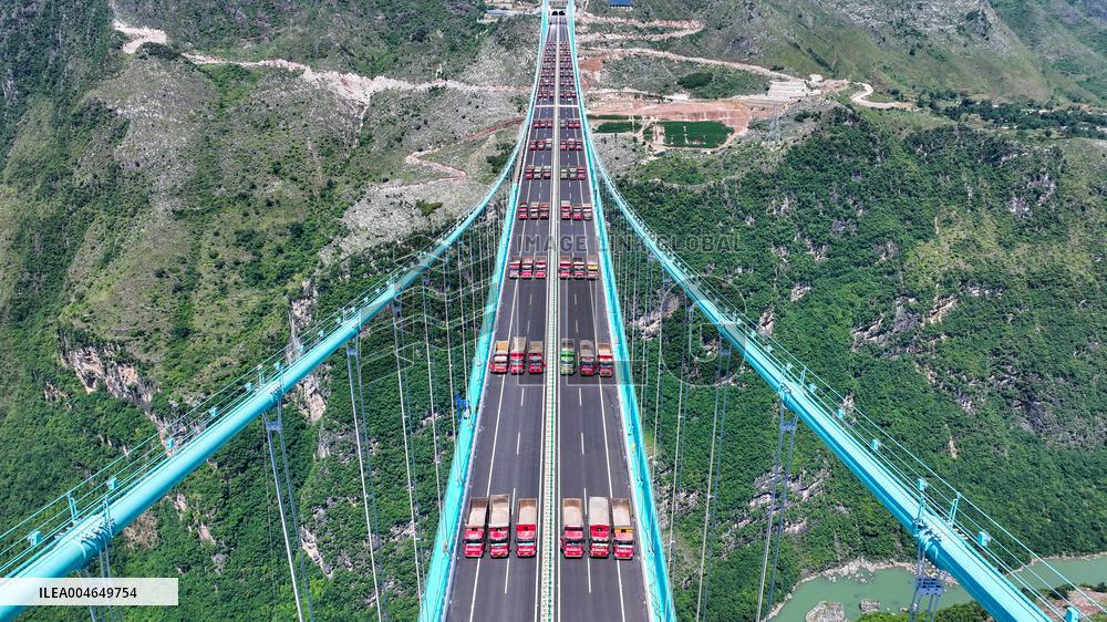 World Tallest Bridge Huajiang Canyon Bridge Load Testing