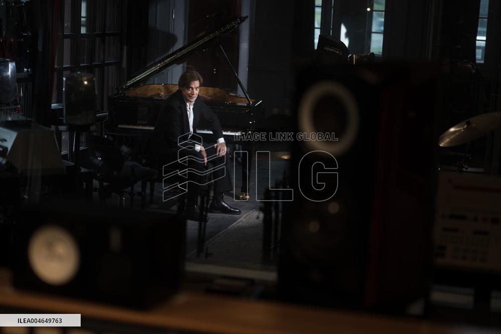 THE HIVES PELLE ALMQVIST