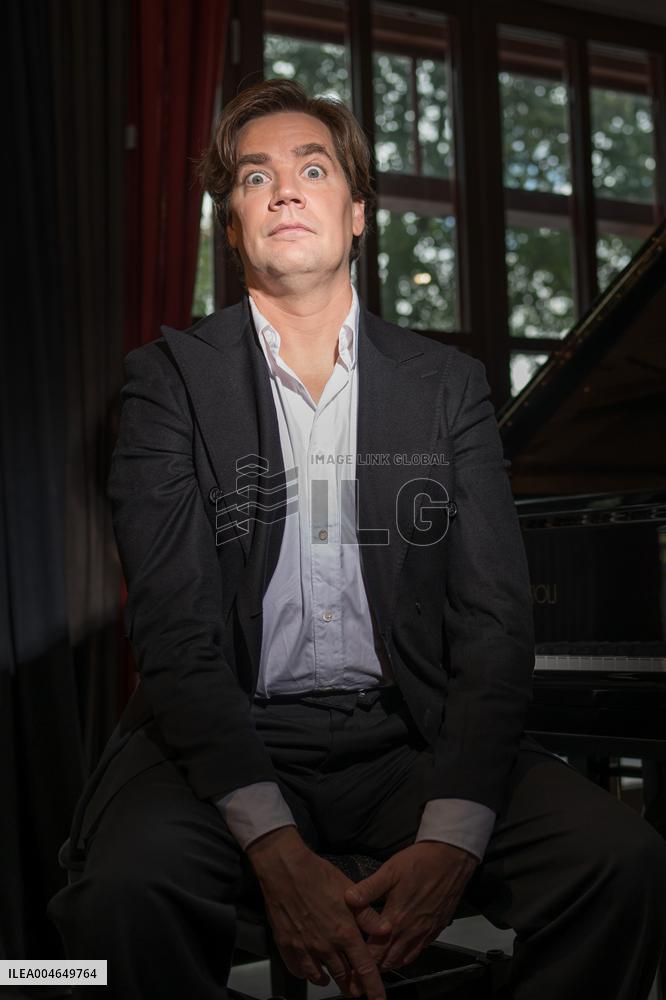 THE HIVES PELLE ALMQVIST