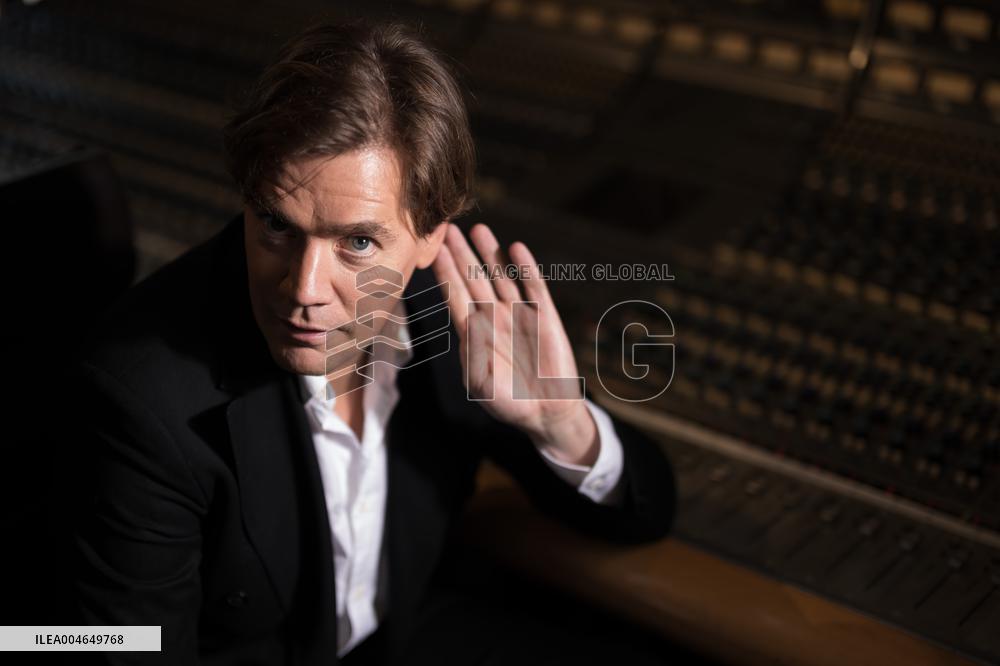 THE HIVES PELLE ALMQVIST