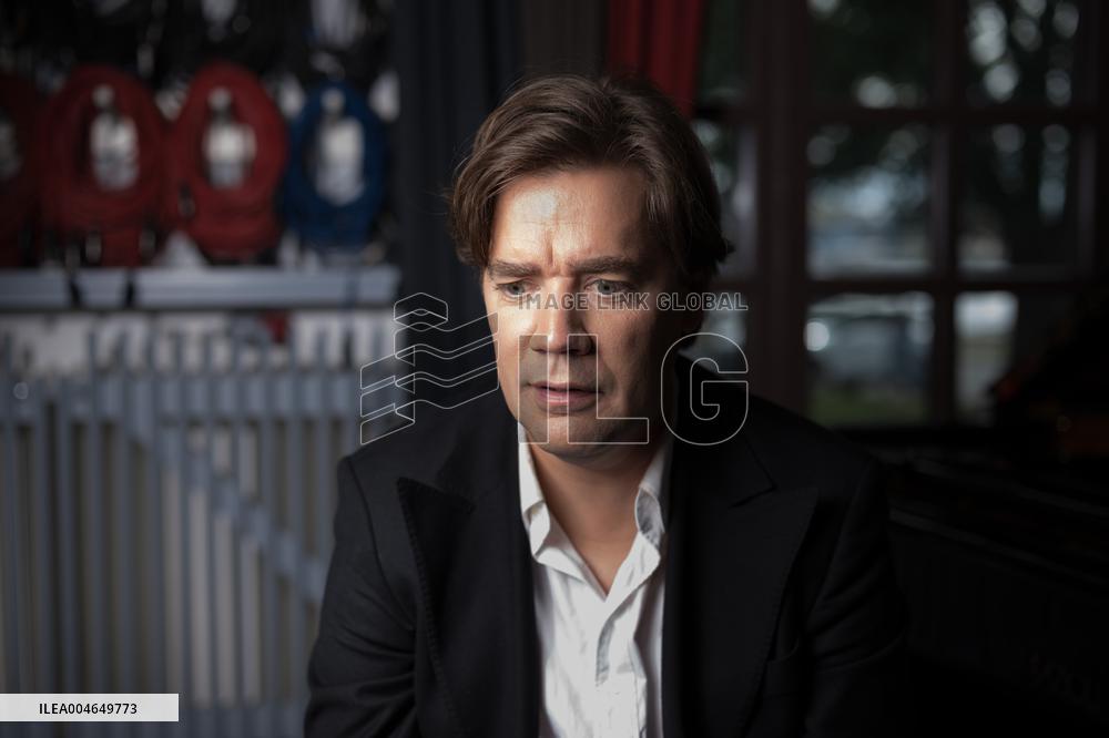 THE HIVES PELLE ALMQVIST