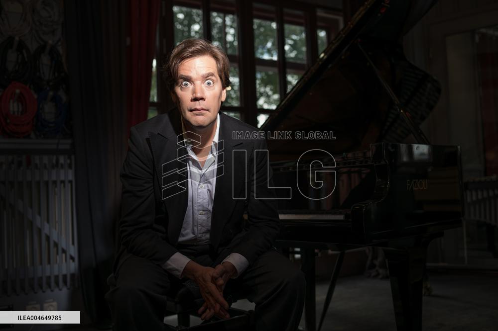 THE HIVES PELLE ALMQVIST