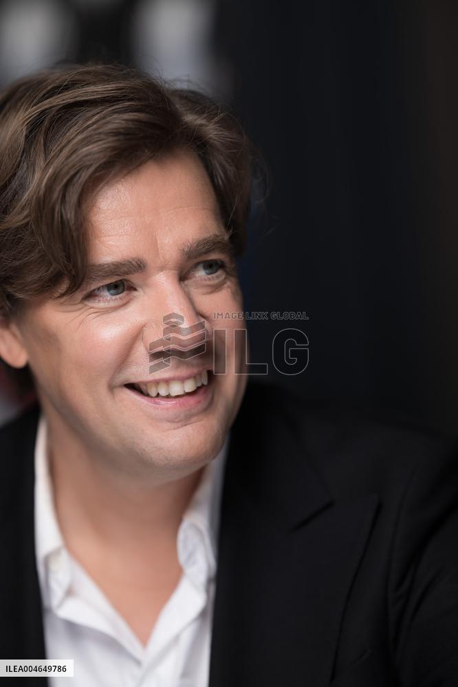 THE HIVES PELLE ALMQVIST