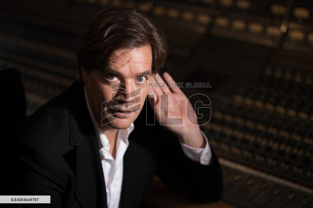 THE HIVES PELLE ALMQVIST