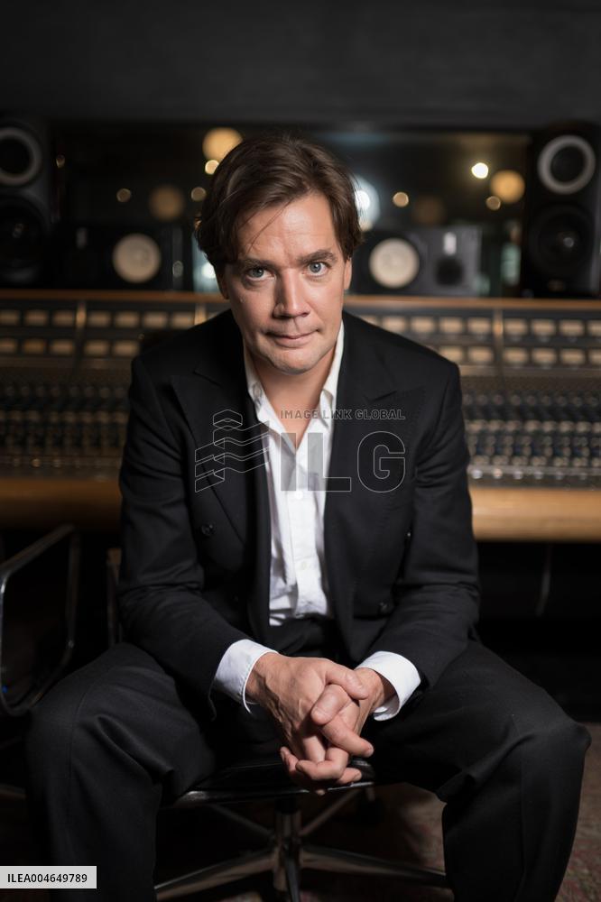 THE HIVES PELLE ALMQVIST