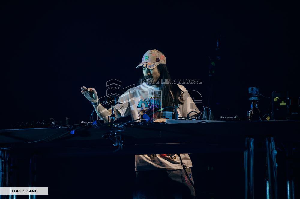 Alan Walker and Steve Aoki concert