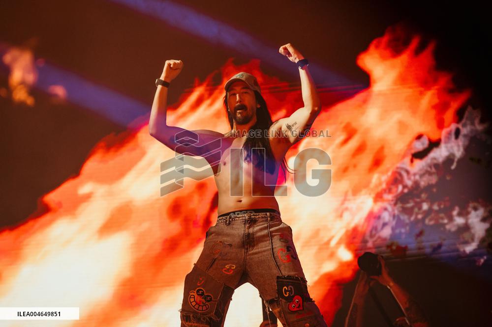 Alan Walker and Steve Aoki concert