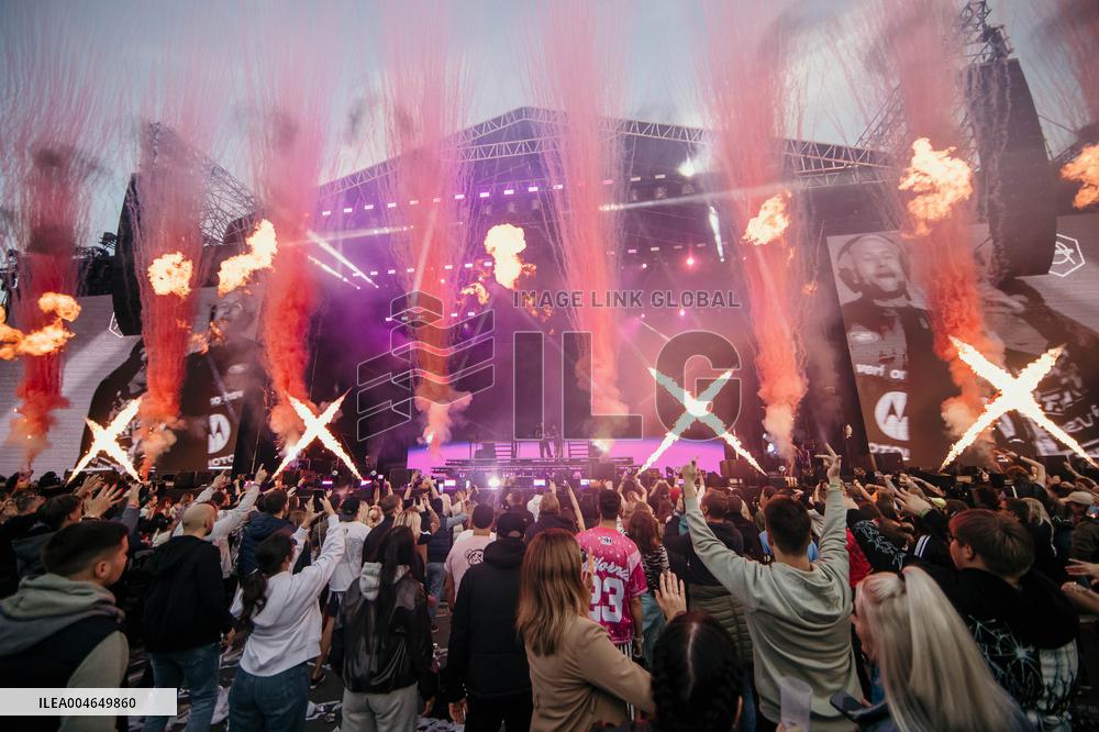 Alan Walker and Steve Aoki concert