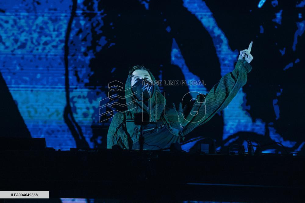 Alan Walker and Steve Aoki concert