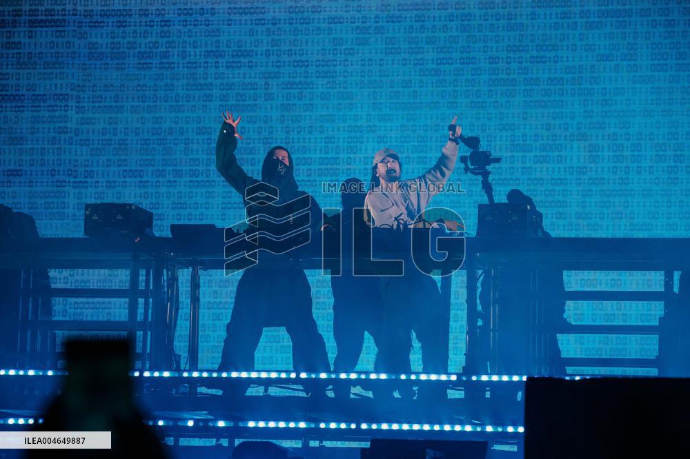 Alan Walker and Steve Aoki concert