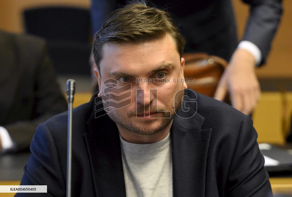 Eagle S:n kapteenia ja perämiehiä syytetään joulupäivän kaapelirikoista Suomenlahdella - oikeudenkäynti alkaa