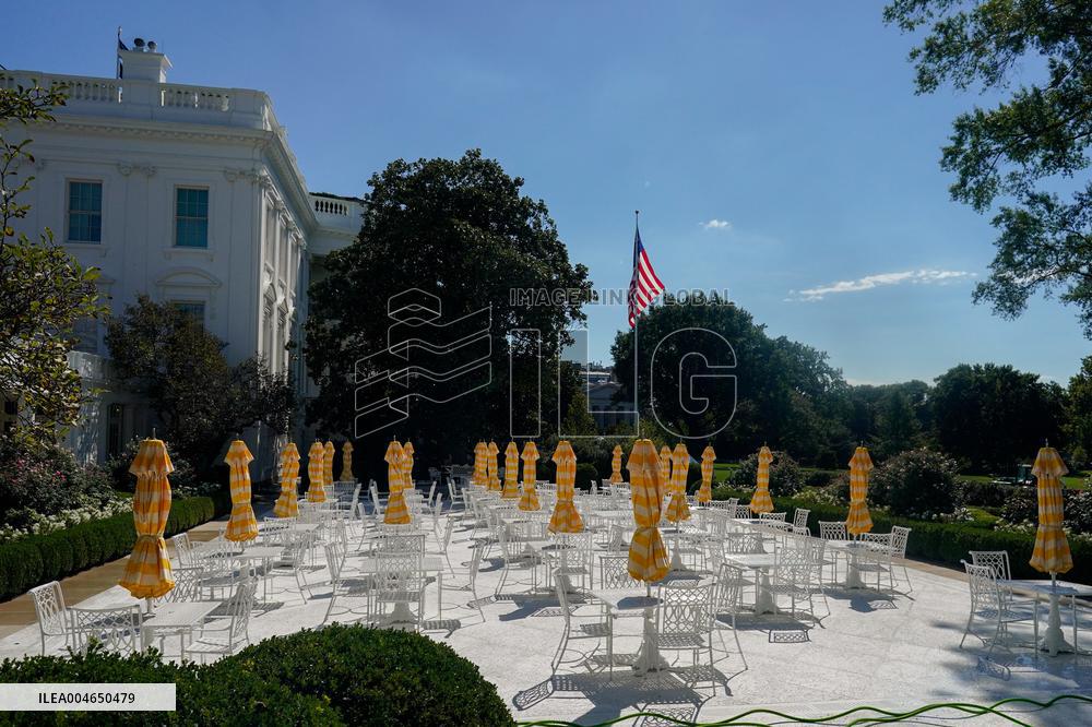 Trump Signing Executive Order in The Oval Office