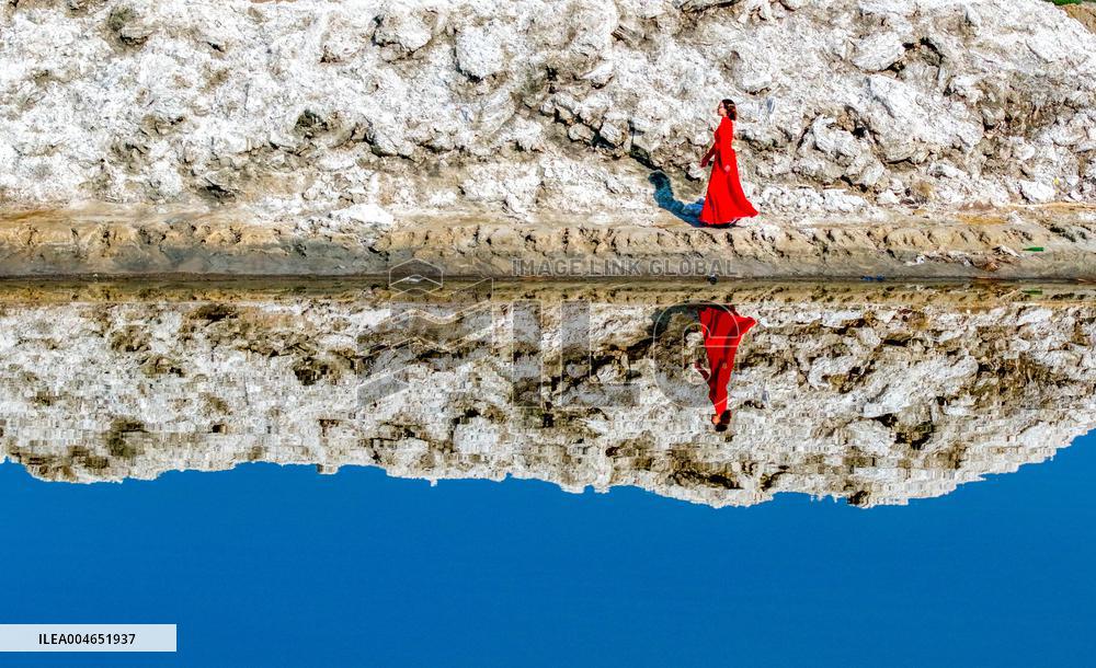 Mangnai Naoer Salt Lake in Ordos