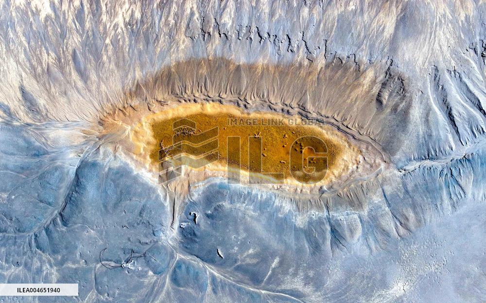 Mangnai Naoer Salt Lake in Ordos