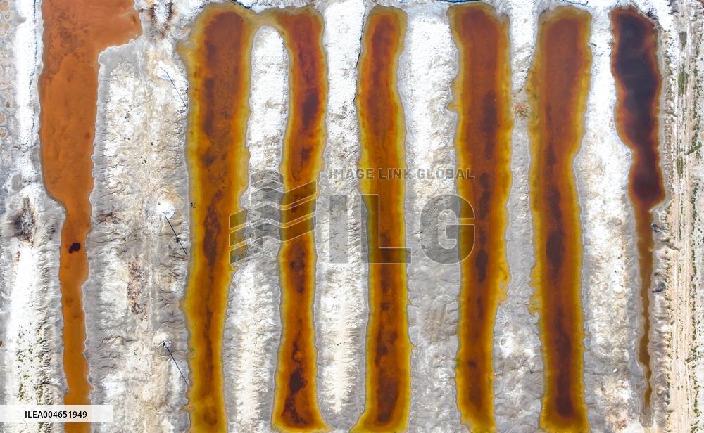 Mangnai Naoer Salt Lake in Ordos