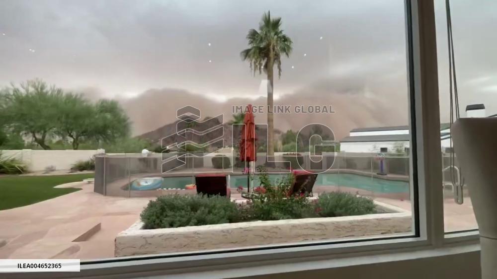 US: Haboob Hits Phoenix, Causes Airport Damage and Power Outages 3