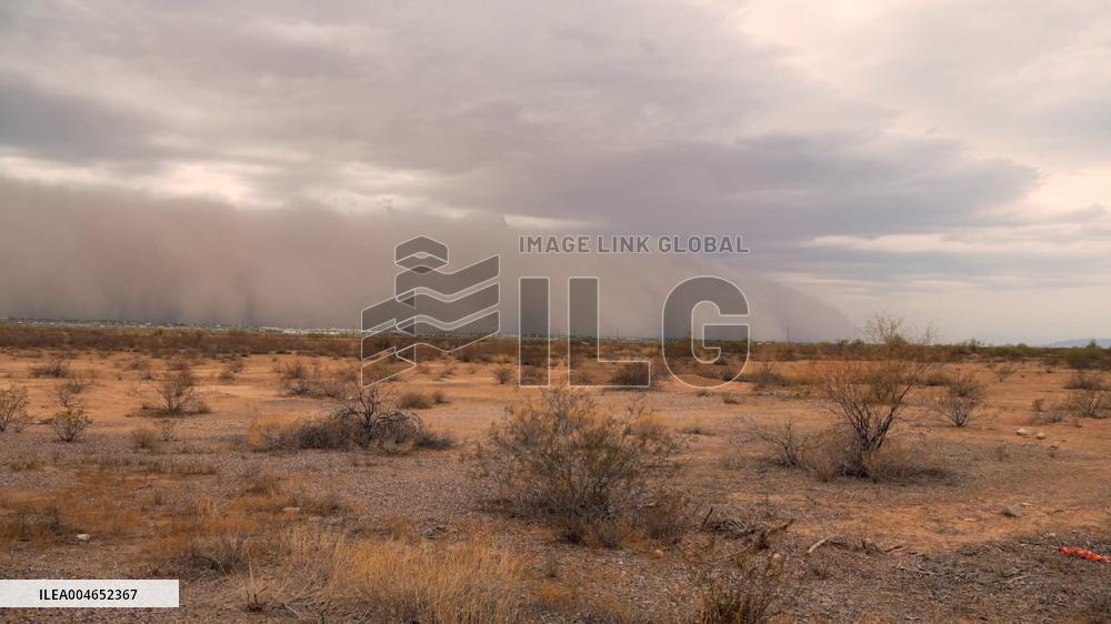 US: Haboob Hits Phoenix, Causes Airport Damage and Power Outages