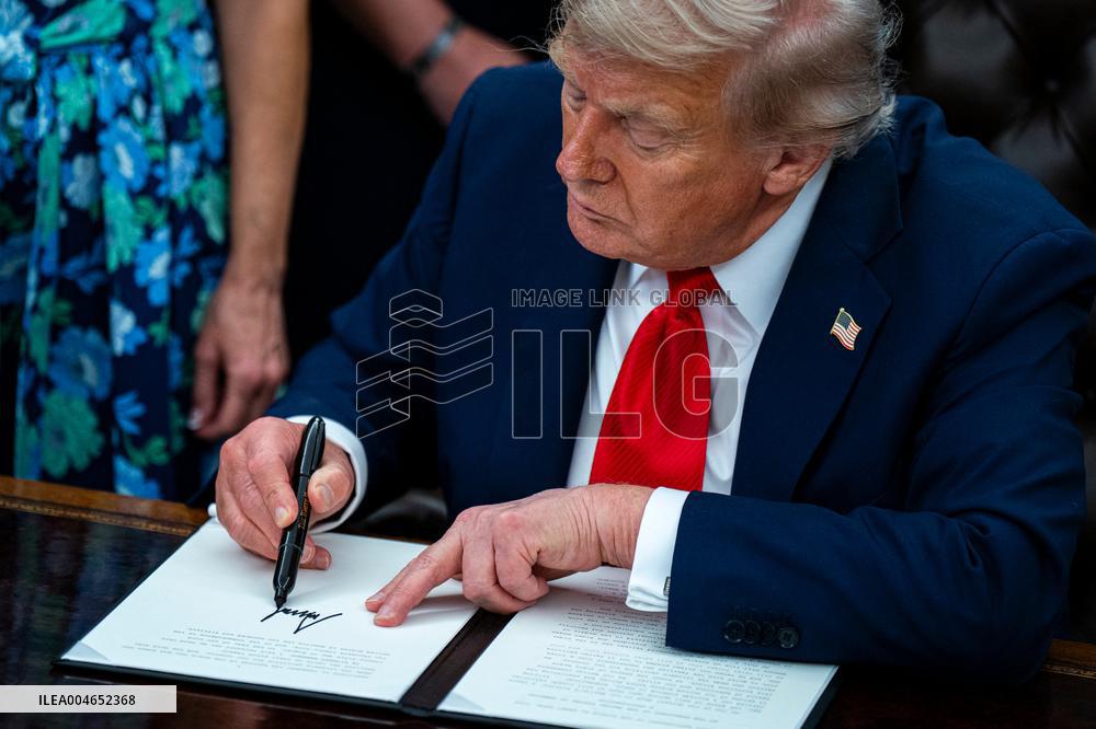 Trump Meets Families Of 13 Us Troops Killed In Afghanistan Withdrawal - DC