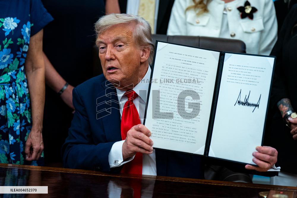 Trump Meets Families Of 13 Us Troops Killed In Afghanistan Withdrawal - DC