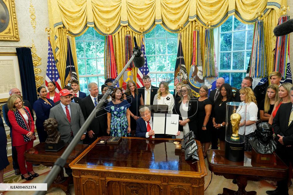 Trump Meets Families Of 13 Us Troops Killed In Afghanistan Withdrawal - DC