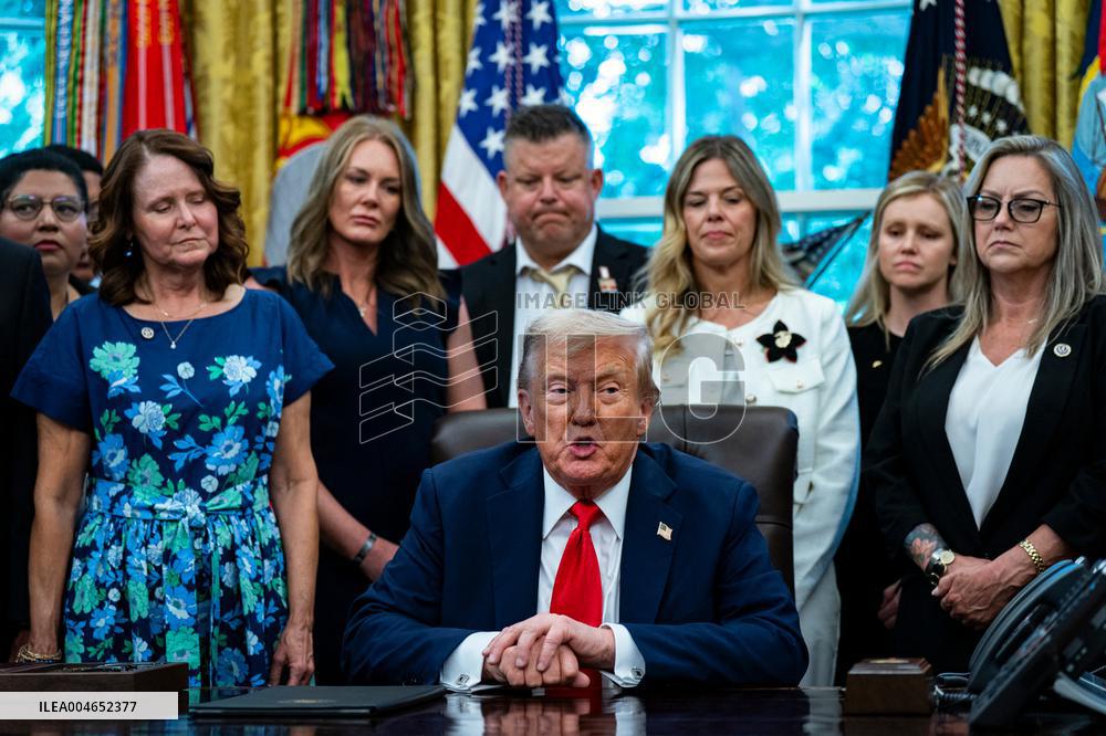 Trump Meets Families Of 13 Us Troops Killed In Afghanistan Withdrawal - DC