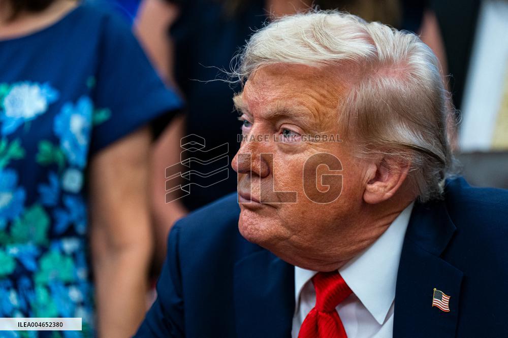 Trump Meets Families Of 13 Us Troops Killed In Afghanistan Withdrawal - DC