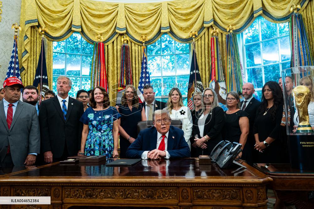 Trump Meets Families Of 13 Us Troops Killed In Afghanistan Withdrawal - DC