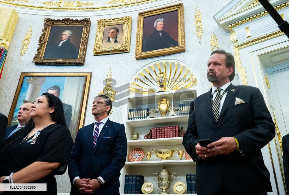 Trump Meets Families Of 13 Us Troops Killed In Afghanistan Withdrawal - DC