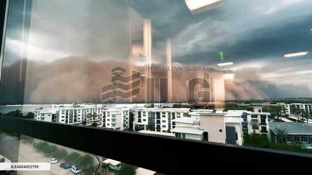 US: Haboob Hits Phoenix, Causes Airport Damage and Power Outages 4
