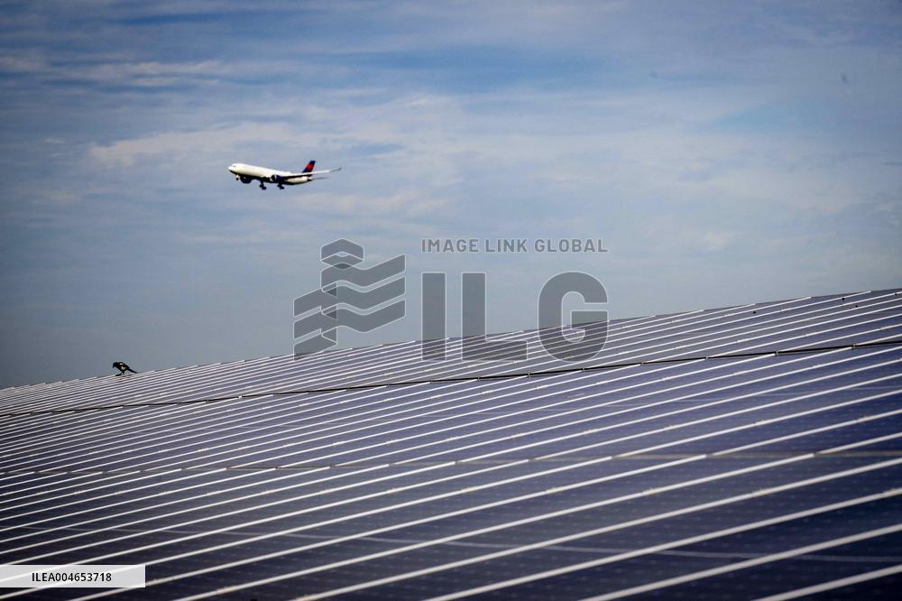 Illustration - Solar Park at Schiphol - Amsterdam