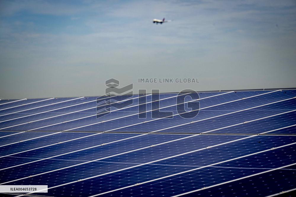 Illustration - Solar Park at Schiphol - Amsterdam